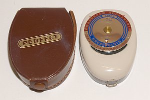 PERFECT grau, Etui